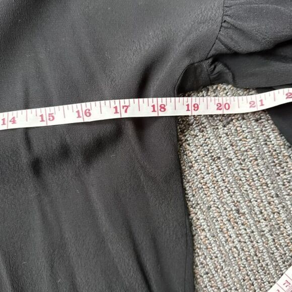 Blue Rain by Francesca's Black Flutter Sleeve V-neck Chiffon Blouse M - Picture 5 of 8